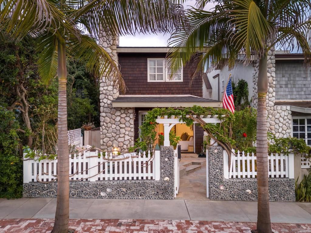 335 Gravilla Street, La Jolla, CA 92037