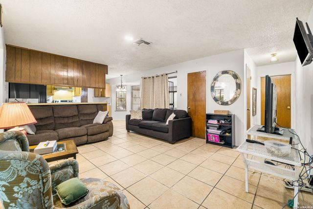 1149 Spruce, Seguin, TX 78155