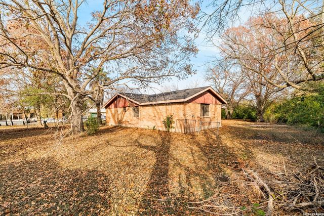 1149 Spruce, Seguin, TX 78155