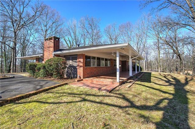 16 Summit SE Drive, Lindale, GA 30147