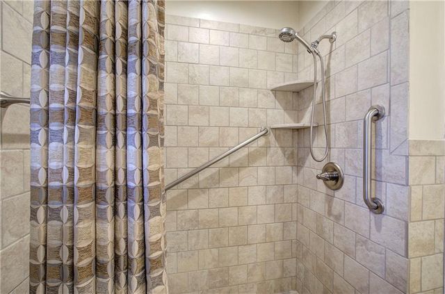 16 Summit SE Drive, Lindale, GA 30147