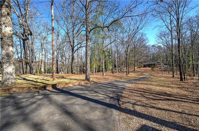 16 Summit SE Drive, Lindale, GA 30147