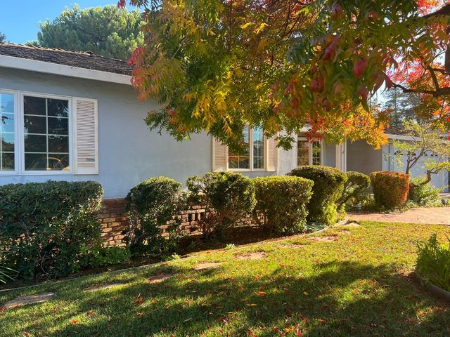 493 Casita Way, Los Altos, CA 94022