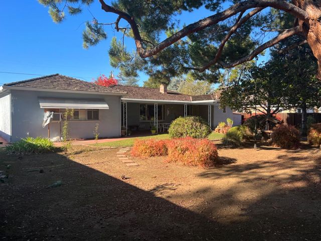 493 Casita Way, Los Altos, CA 94022