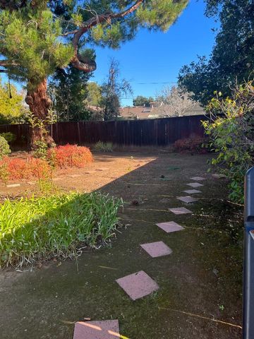 493 Casita Way, Los Altos, CA 94022