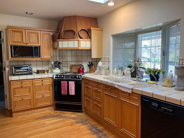 493 Casita Way, Los Altos, CA 94022