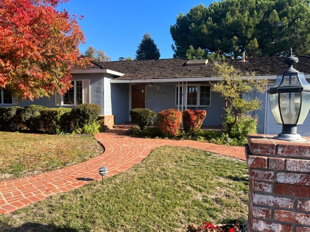 493 Casita Way, Los Altos, CA 94022
