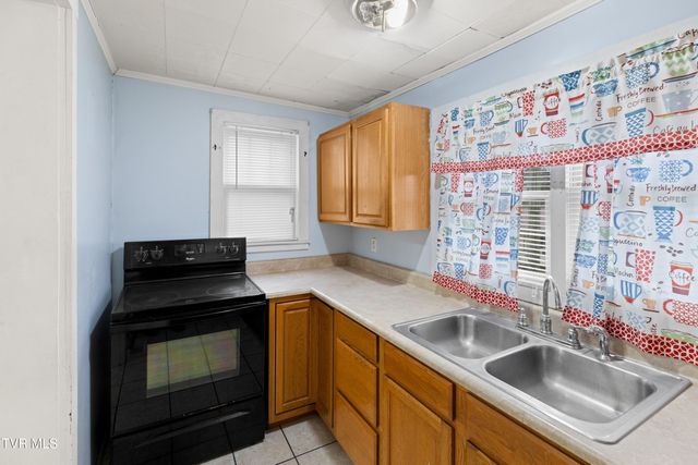 711 Highway 113, Rogersville, TN 37857