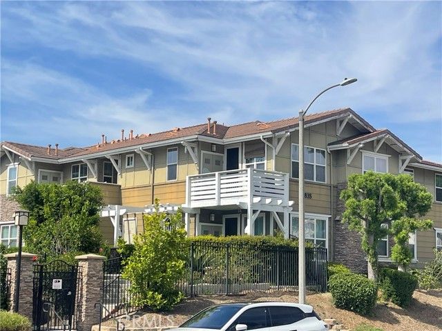 835 Francesca 201, Walnut, CA 91789