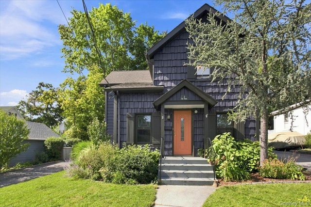 3 Elm Street, Pleasantville, NY 10570