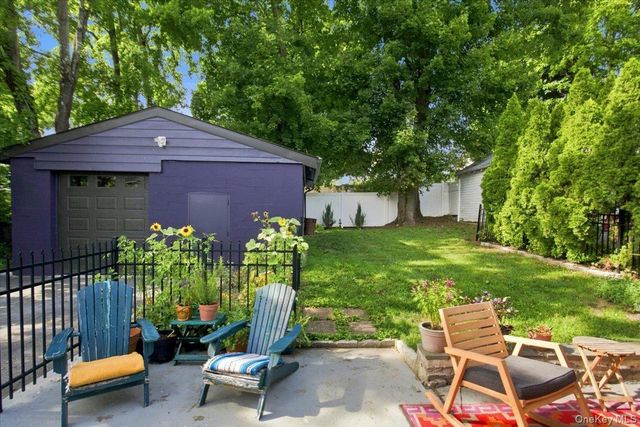 3 Elm Street, Pleasantville, NY 10570