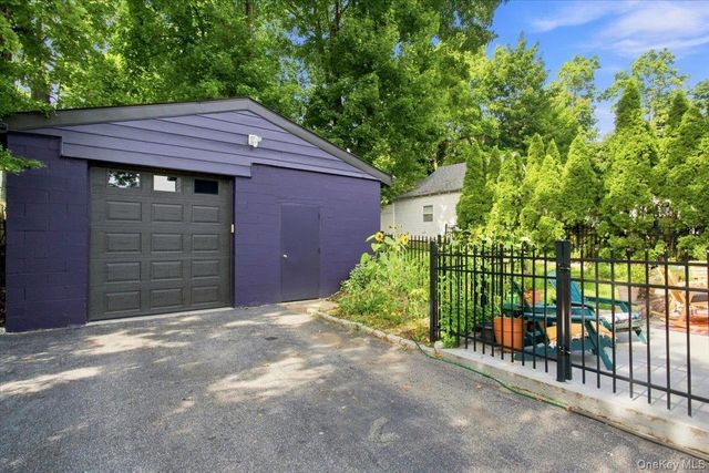 3 Elm Street, Pleasantville, NY 10570