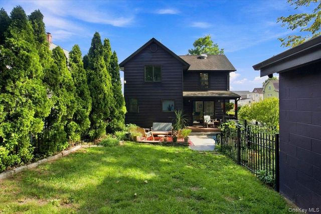 3 Elm Street, Pleasantville, NY 10570