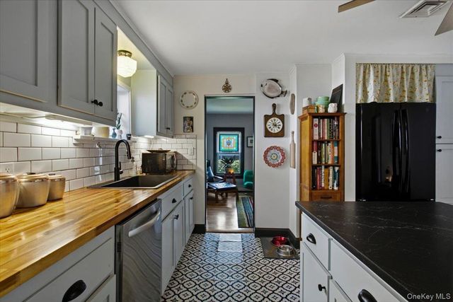 3 Elm Street, Pleasantville, NY 10570