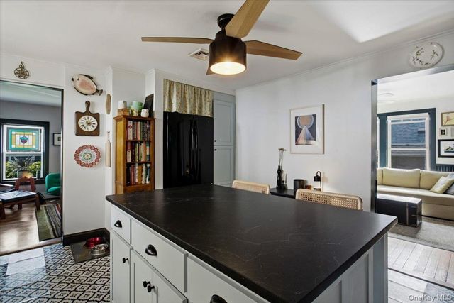 3 Elm Street, Pleasantville, NY 10570