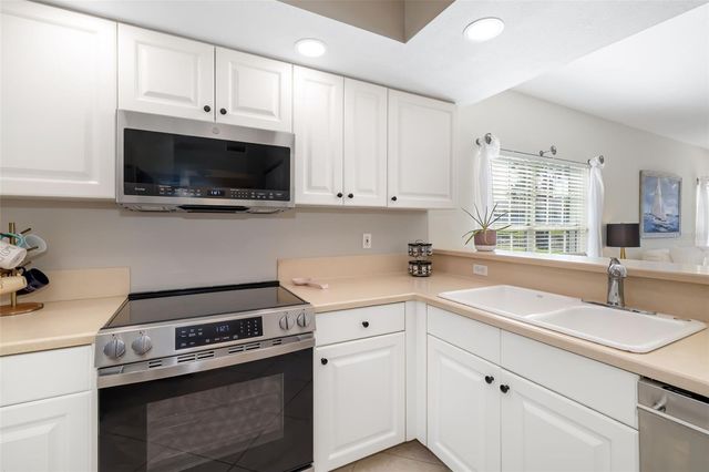 410 LAUREL LAKE DRIVE 101, Venice, FL 34292