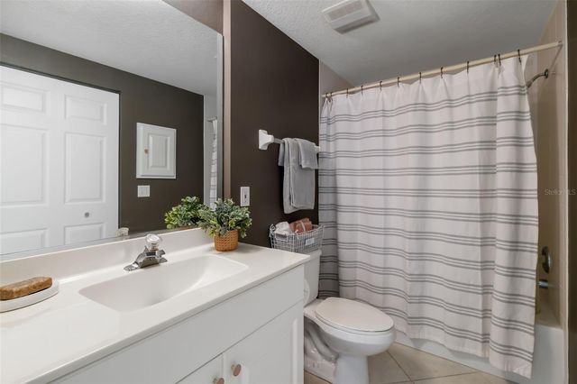 410 LAUREL LAKE DRIVE 101, Venice, FL 34292