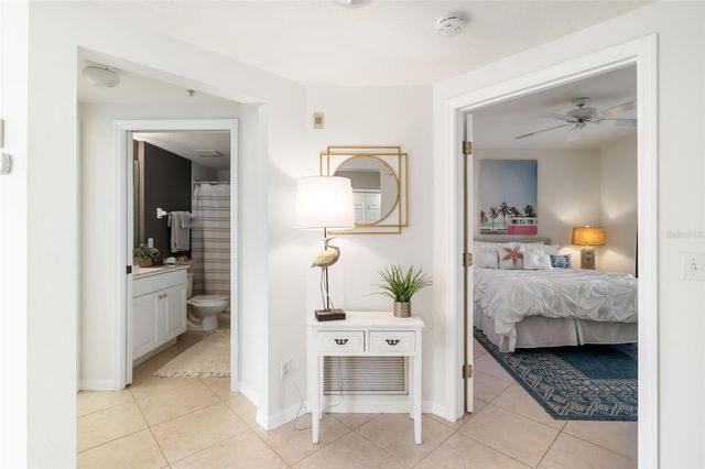 410 LAUREL LAKE DRIVE 101, Venice, FL 34292