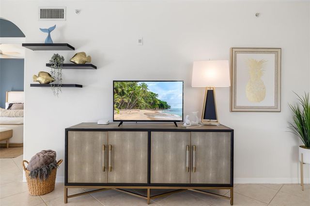 410 LAUREL LAKE DRIVE 101, Venice, FL 34292