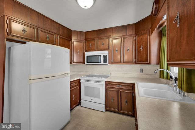 1321 WOODCREST DR, Reading, PA 19607