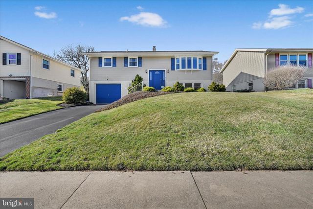 1321 WOODCREST DR, Reading, PA 19607