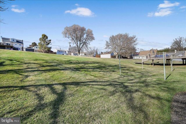 1321 WOODCREST DR, Reading, PA 19607