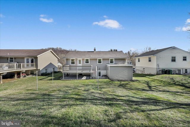 1321 WOODCREST DR, Reading, PA 19607