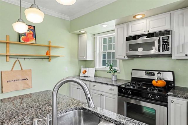 10 Dartmouth Street, Pawtucket, RI 02860