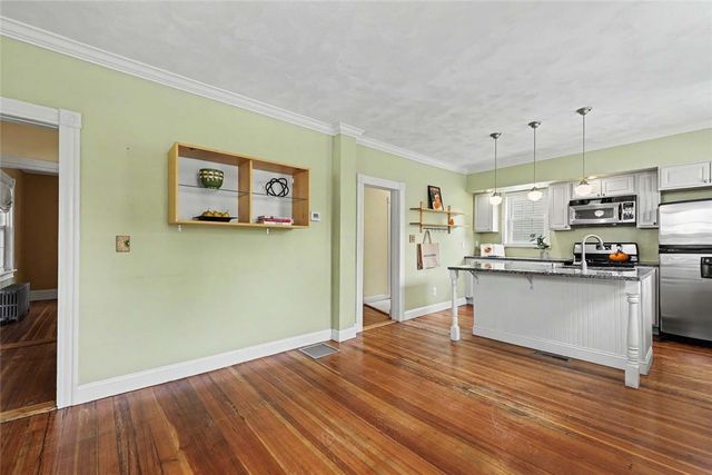 10 Dartmouth Street, Pawtucket, RI 02860