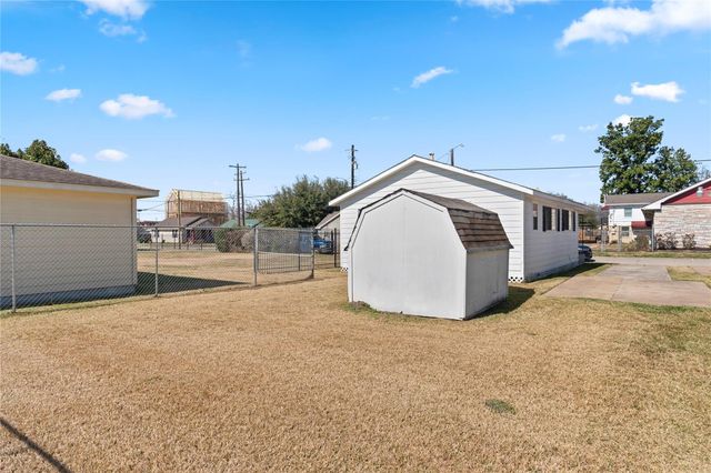 4906 Farmer Street, Houston, TX 77020