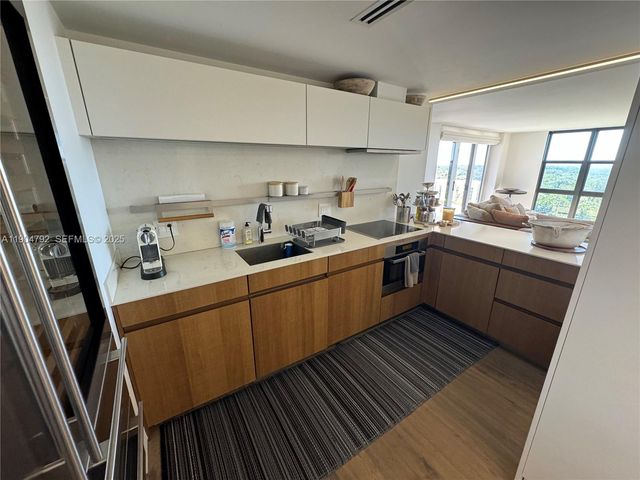 1121 Crandon Boulevard D608, Key Biscayne, FL 33149