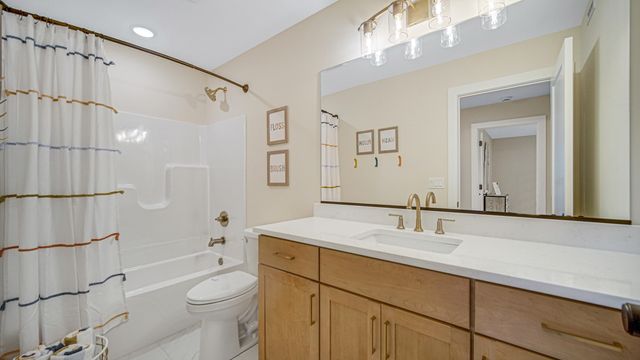3105 Whispering Brook Lane, Valparaiso, IN 46385