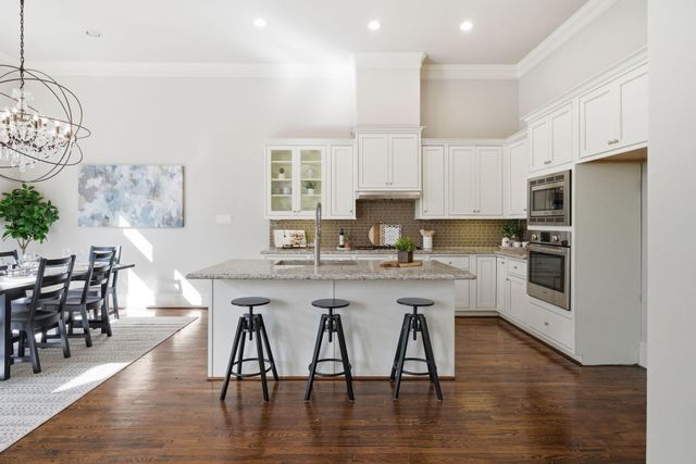 1360 W 25th Street, Houston, TX 77008