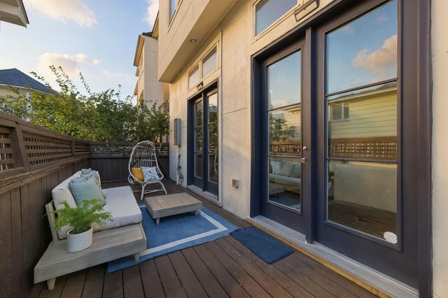 1360 W 25th Street, Houston, TX 77008