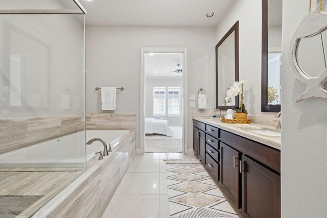 1360 W 25th Street, Houston, TX 77008