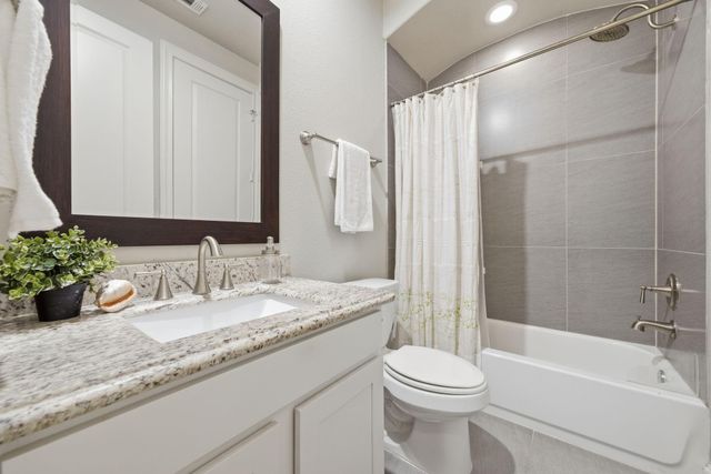 1360 W 25th Street, Houston, TX 77008