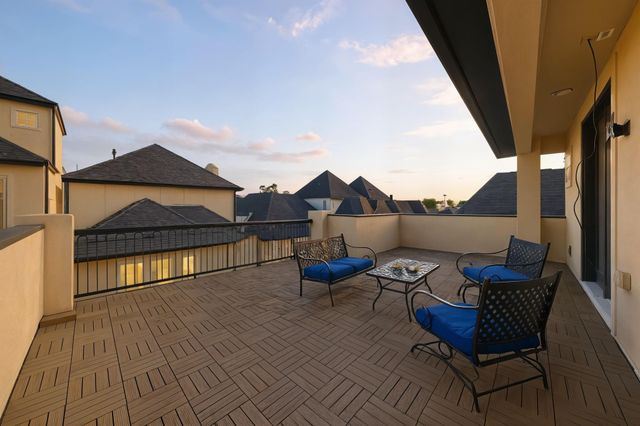 1360 W 25th Street, Houston, TX 77008