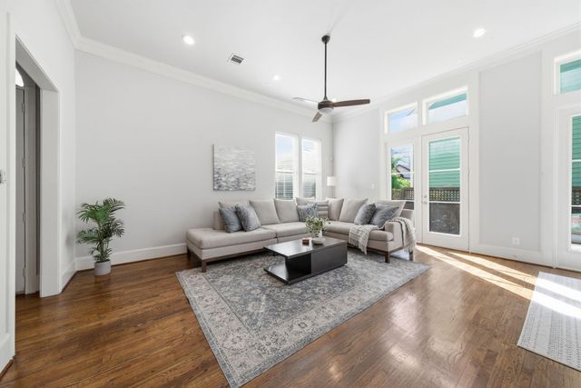 1360 W 25th Street, Houston, TX 77008