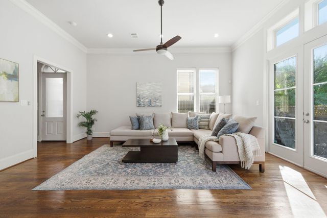 1360 W 25th Street, Houston, TX 77008