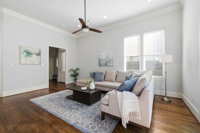 1360 W 25th Street, Houston, TX 77008