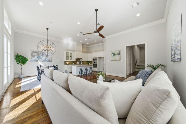 1360 W 25th Street, Houston, TX 77008