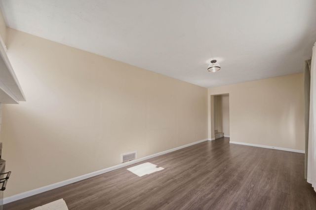 1442 N Prairie Lane, Derby, KS 67037