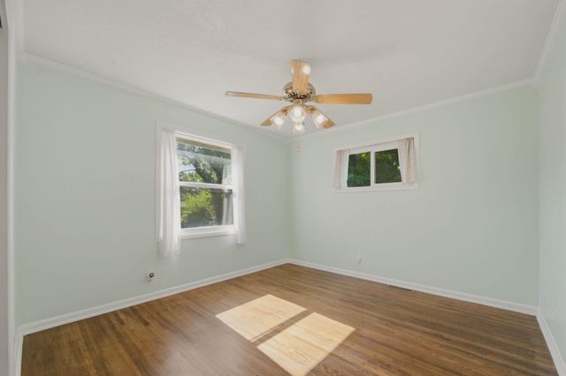 1442 N Prairie Lane, Derby, KS 67037