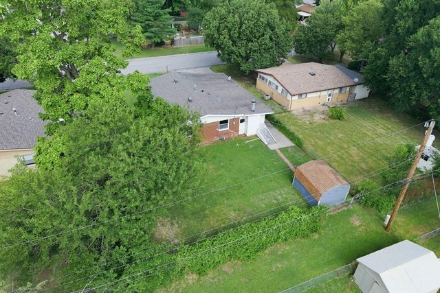 1442 N Prairie Lane, Derby, KS 67037