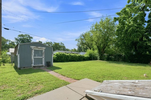 1442 N Prairie Lane, Derby, KS 67037