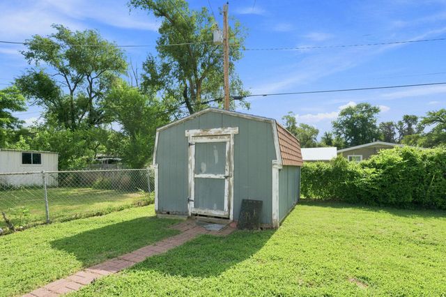 1442 N Prairie Lane, Derby, KS 67037