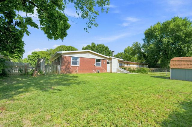 1442 N Prairie Lane, Derby, KS 67037