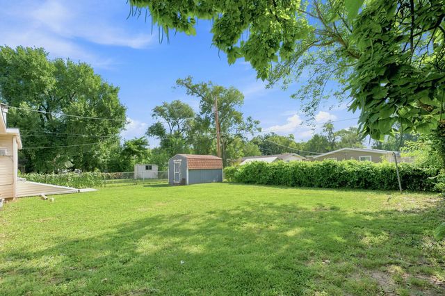1442 N Prairie Lane, Derby, KS 67037
