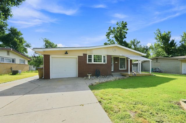 1442 N Prairie Lane, Derby, KS 67037