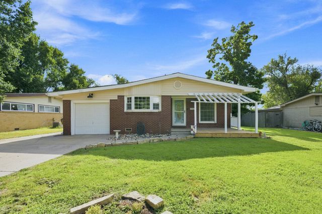 1442 N Prairie Lane, Derby, KS 67037